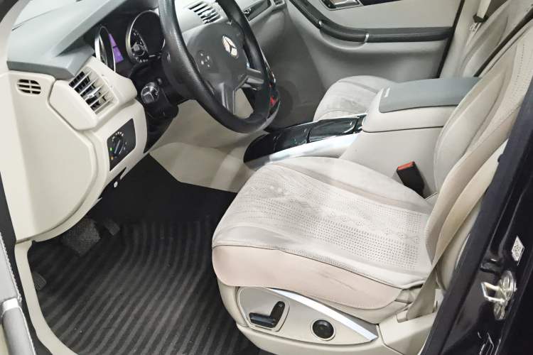 Used Mercedes-Benz R-Class 2017 R 320 4MATIC Business Edition Prestige Model