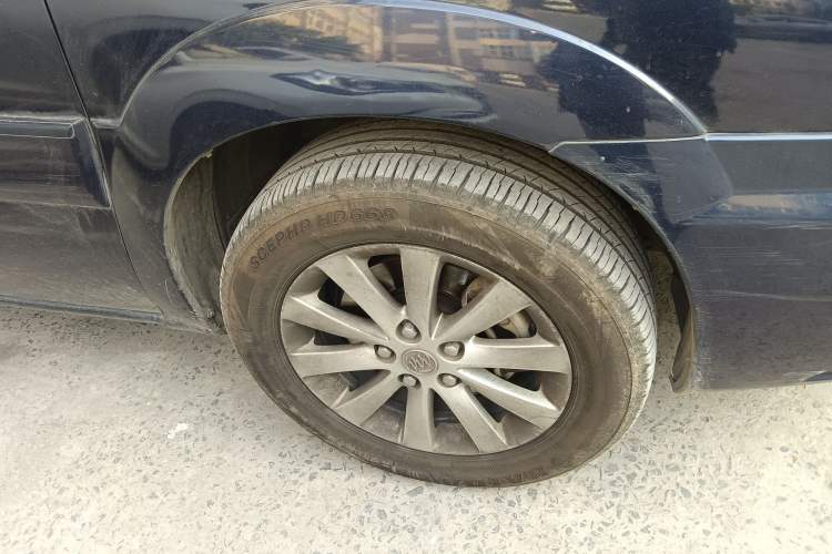 Used Buick GL8 2013 2.4L Comfort Edition Right Front Wheel Hub