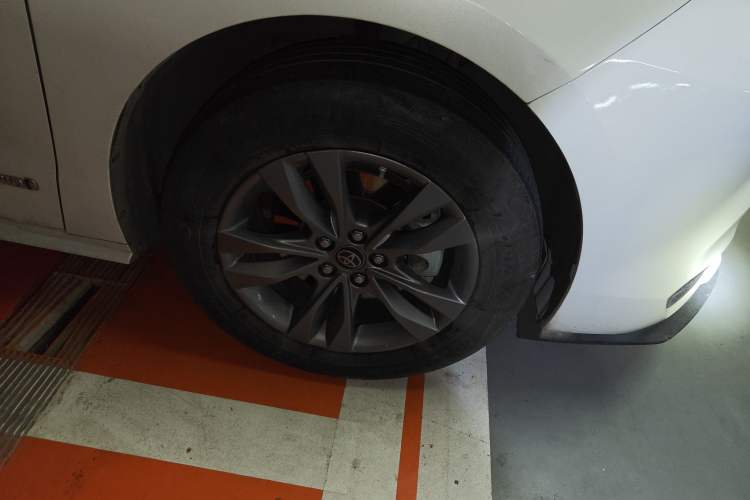 Used Toyota Sienna 2023 2.5L Hybrid Comfort Edition
