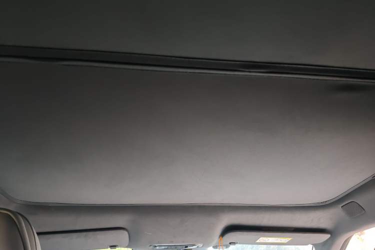 Used XPeng P7 2025 Model—750 All-Wheel-Drive High-Performance Ultra Headliner