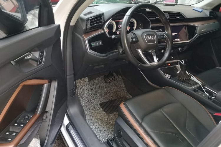 Used Audi Q3 2023 35 TFSI Fashion Elegant Version (1.5T)
