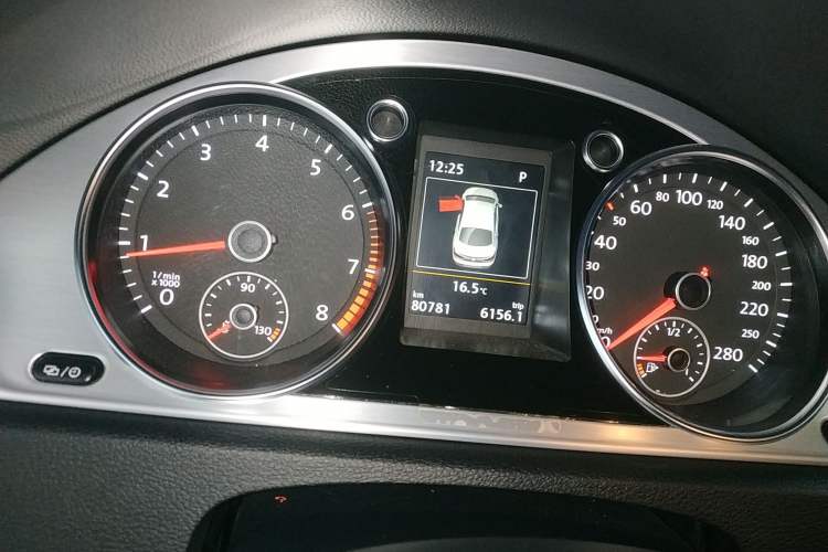 Used Volkswagen FAW-Volkswagen CC 2018 1.8TSI Luxury Model Instrument Cluster