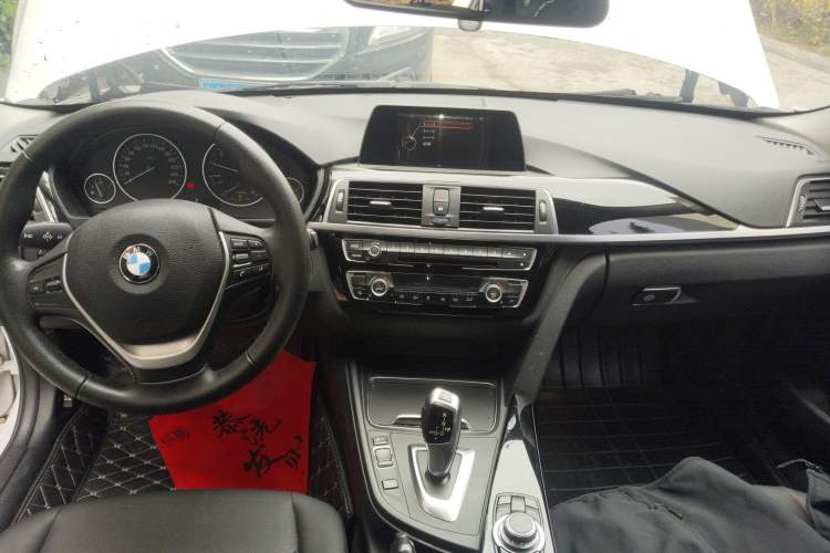 Used BMW 3 Series 2016 320Li Fashion Model Audio And AC Panel