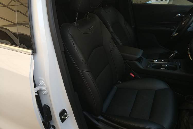 Used Cadillac XT4 2018 28T Two-Wheel Drive Tech Version