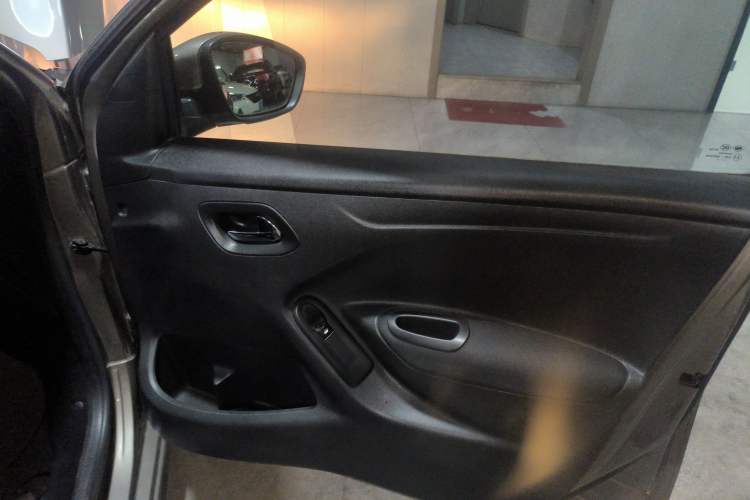 Used Peugeot 301 2014 1.6L Manual Comfort Edition
