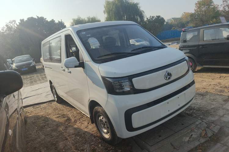 Used Chana Ruixing EM60 2025 Passenger Version Comfort Edition 6 Seats 300 km Range Side-Hinged Doors
