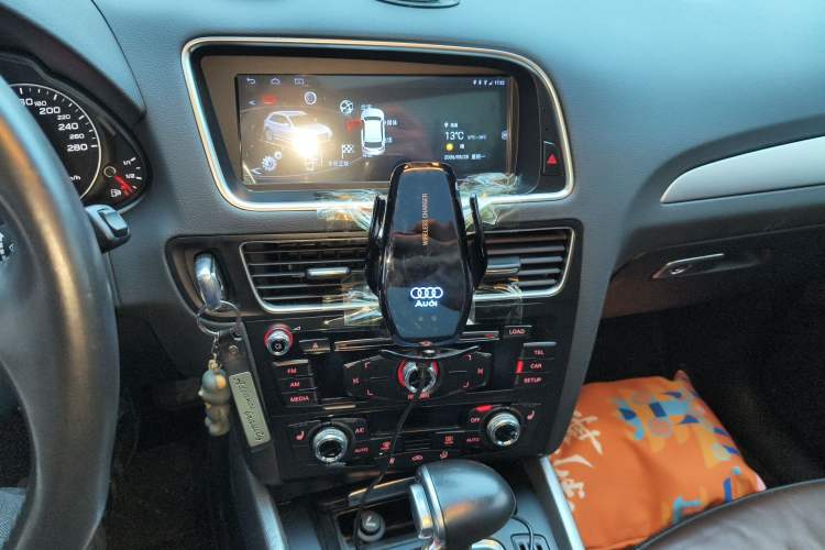 Used Audi Q5 2016 40 TFSI Technology Edition Audio And AC Panel