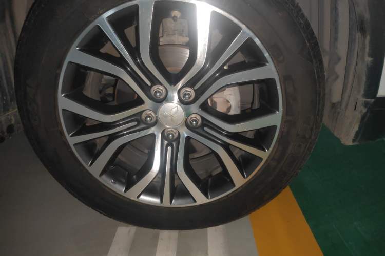 Used Mitsubishi Outlander 2017 2.0L Two-Wheel Drive Glory Edition 5 Seats
