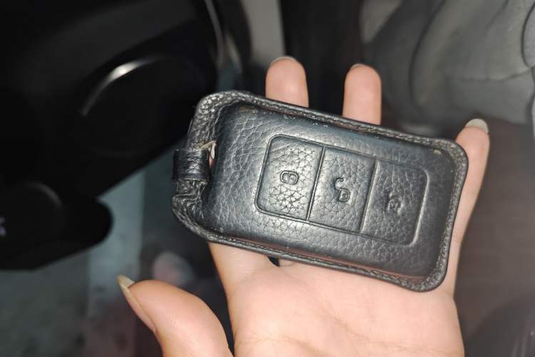 Used BYD Song New Energy 2017 Song DM 1.5TID All-Wheel Drive Prestige Model Vehicle Key