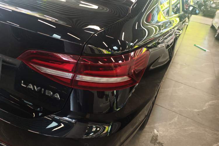 Used Volkswagen Lavida 2024 1.5L Automatic Starry Sky 5 Million Edition Right Rear Taillight