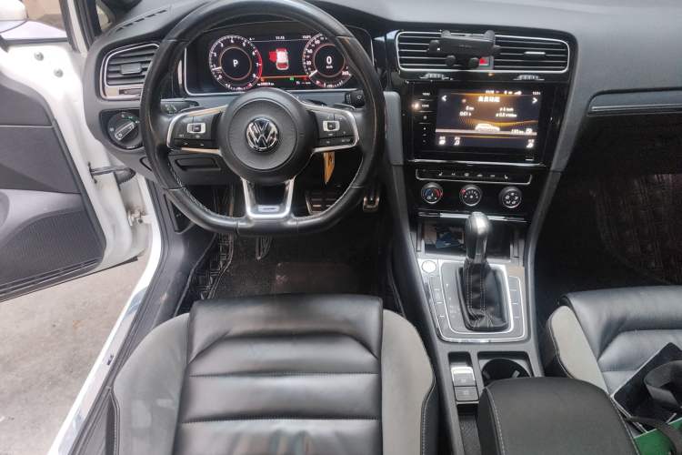 Used Volkswagen Golf 2020 Charming Edition 280TSI DSG R-Line