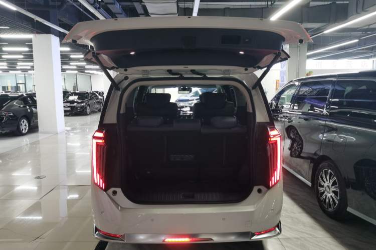 Used GAC Trumpchi Xiangwang M8 2025 Kunkun Series Ultra First-Class Cabin