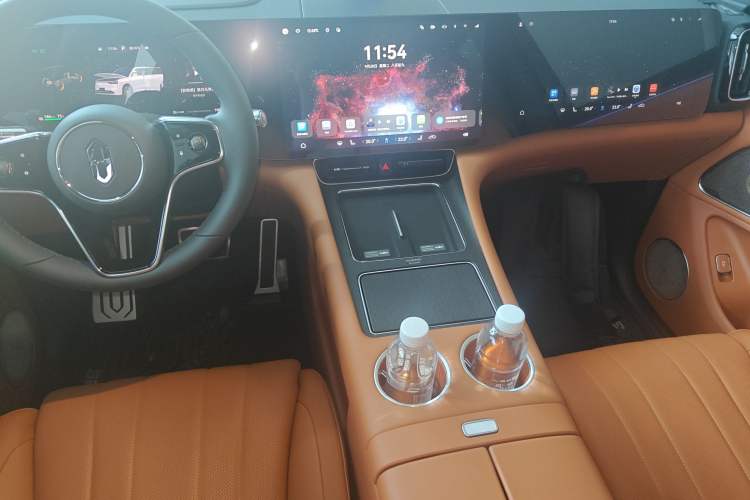 Used Hima AITO M8 2025 Extended-Range Max+ Version 53.4 kWh 5-Seater Edition