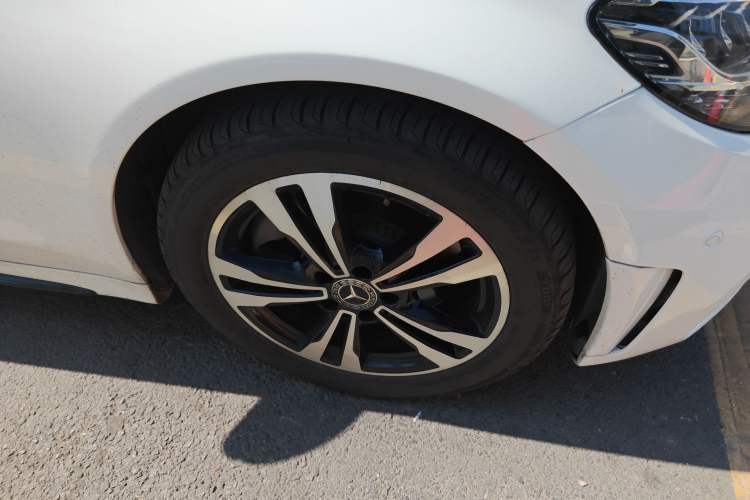 Used Mercedes-Benz C-Class 2019 C 260 Sport Edition Right Front Wheel Hub