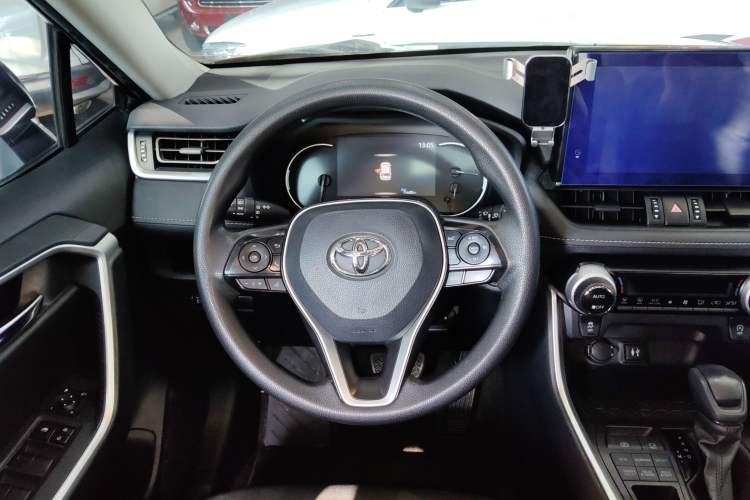 Used Toyota RAV4 2021 2.0L CVT 4x4 Trend Edition
