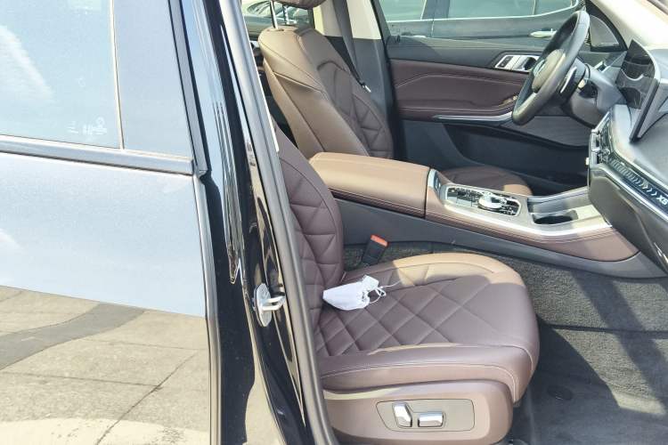 Used BMW X5 2023 xDrive 30Li Luxury M Sport Night Edition Package