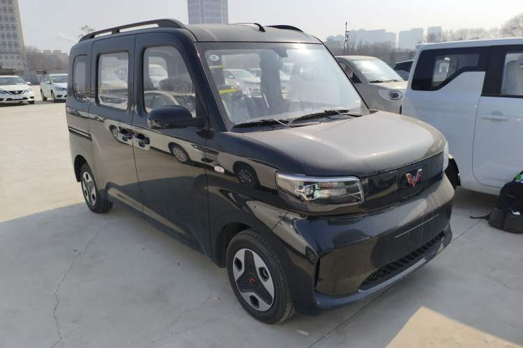 Used Wuling Zhiguang New Energy 2025 Model 305km Ambitious Edition