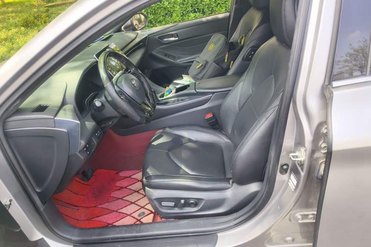 Used Toyota Avalon 2019 Dual-Engine 2.5L Luxury Edition China VI Standard