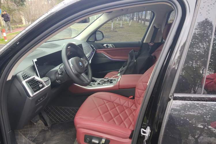Used BMW X5 2025 Model, xDrive 30Li Prestige M Sport Night Package
