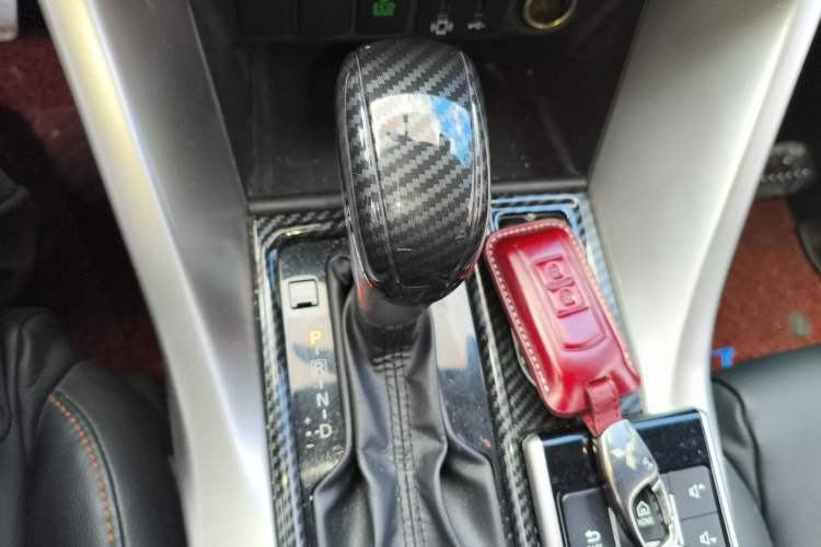 Used Mitsubishi Eclipse Cross 2018 1.5T CVT Two-Wheel Drive Dream Edition Gear Lever