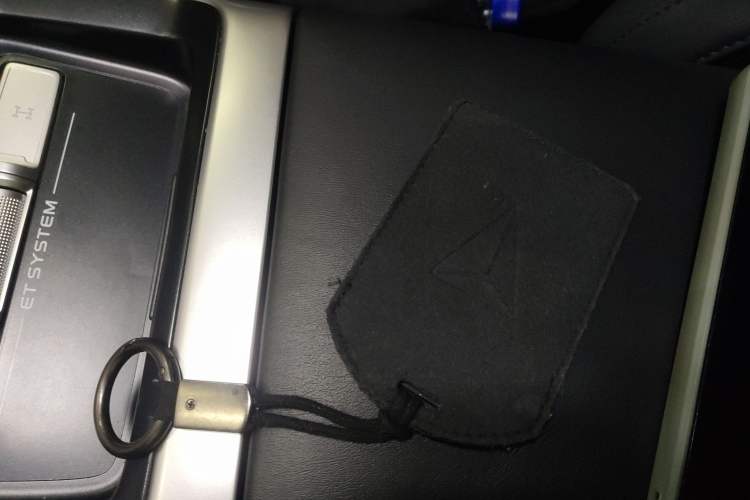 Used Deepal G318 2024 Four-Wheel-Drive Air Suspension Model
