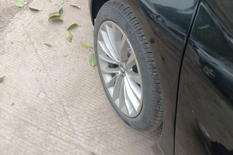 Used BMW 5 Series 2020 530Li Leading Edition Luxury Package Right Rear Wheel Hub