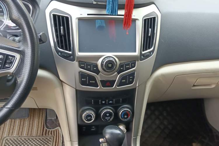 Used Haima S7 2013 2.0L Automatic ZhiShang Version
