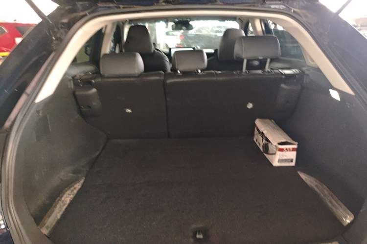 Used Toyota Harrier 2023 2.0L CVT Two-Wheel Drive Entry Version Trunk