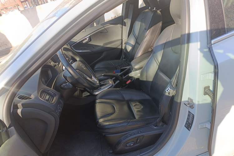 Used Volvo V40 2013 2.0T Zhiya Edition