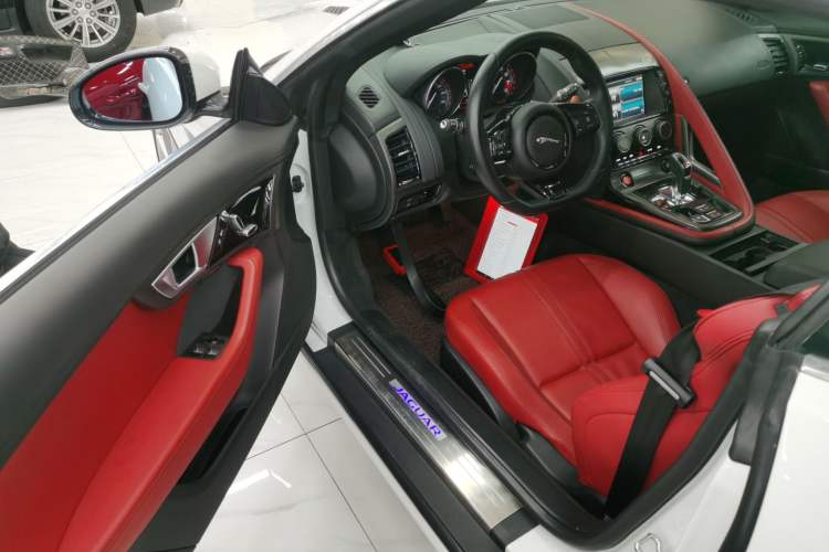 Used Jaguar F-TYPE 2015 3.0 SC S Hardtop Version
