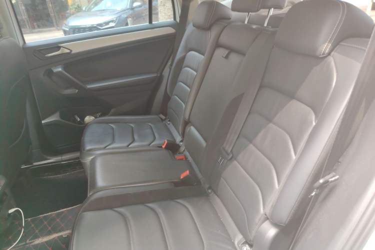 Used Volkswagen Tiguan L 2017 330TSI Automatic Two-Wheel Drive Luxury Edition Left Rear Seat