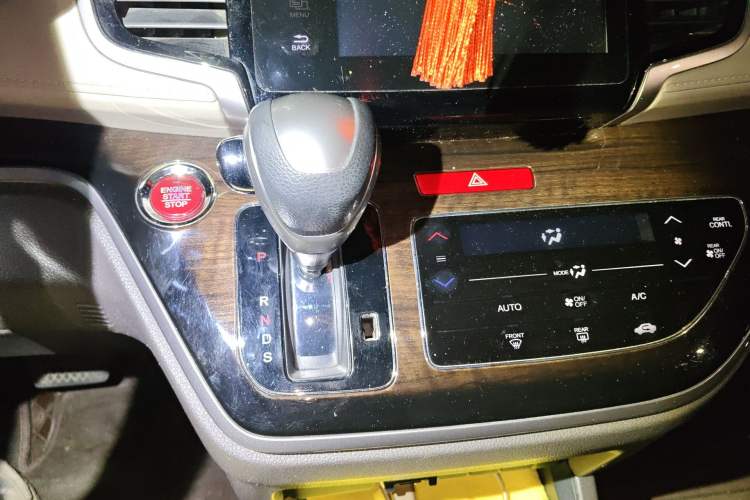 Used Honda Odyssey 2017 2.4L Luxury Edition Gear Lever