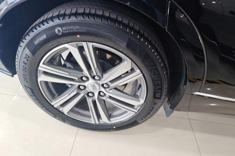 Used Cadillac LYRIQ 2024 Rear-Drive Standard Range Luxury Edition Exterior 5