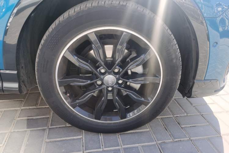 Used Audi Q3 Sportback 2020 45 TFSI quattro Luxury Edition Right Front Wheel Hub