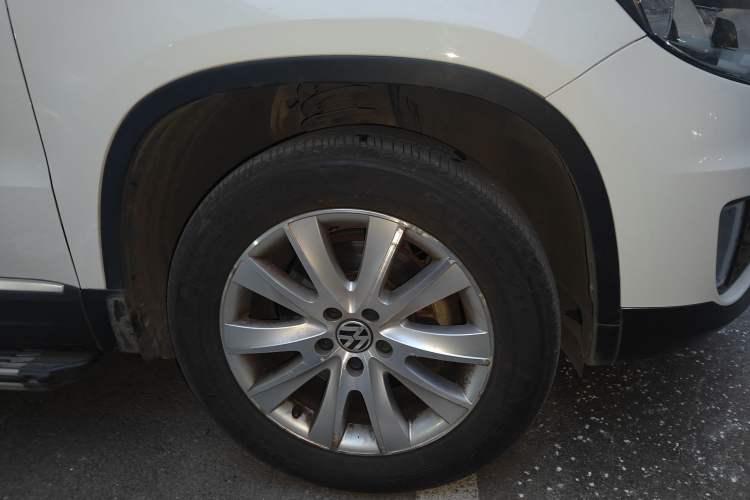 Used Volkswagen Tiguan L 2013 1.8 TSI Automatic All-Wheel Drive Luxury Model
