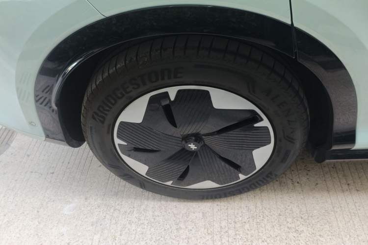 Used IM LS7 2023 90 kWh Elite Rear-Drive Version