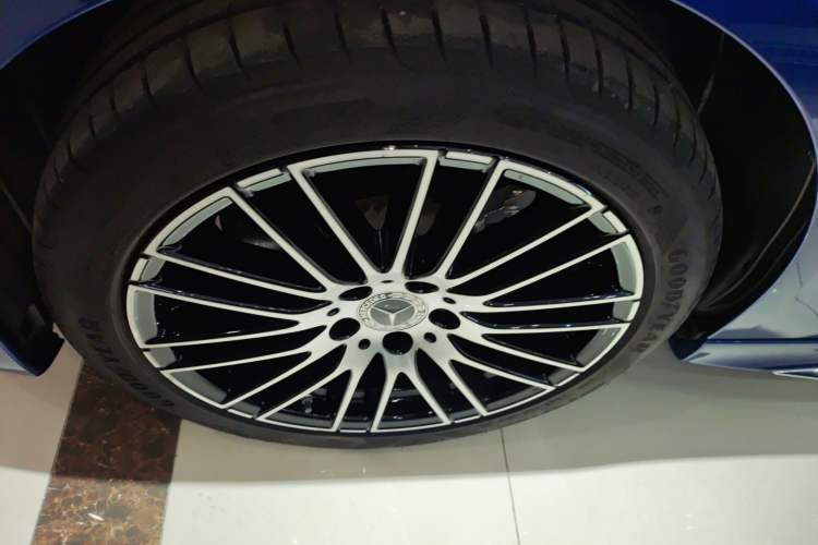 Used Mercedes-Benz C-Class 2022 C 260 L Sport Edition Left Front Wheel Hub