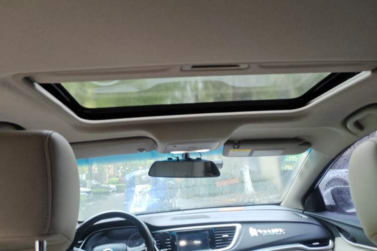 Used Buick GT 2019 15T Dual-Clutch Connected Elite Model China VI Headliner