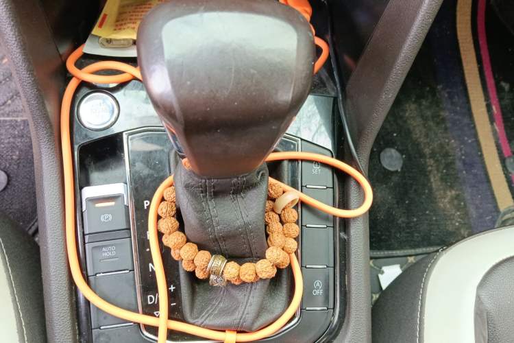 Used Volkswagen Tiguan L 2017 330TSI Automatic Two-Wheel Drive Luxury Edition Gear Lever