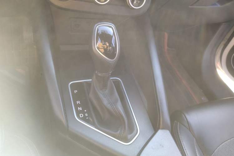 Used Dongfeng Fengon 500 2021 1.5L CVT Enjoyment Model Gear Lever