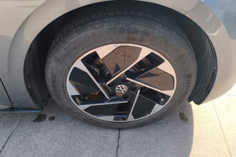 Used Volkswagen ID.3 2024 Outstanding Edition Right Front Wheel Hub