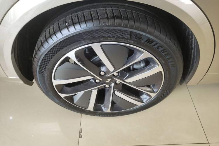 Used Li Auto L8 2024 Ultra Model
