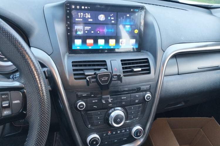 Used Bestune X80 2016 2.0L automatic Comfort trim level