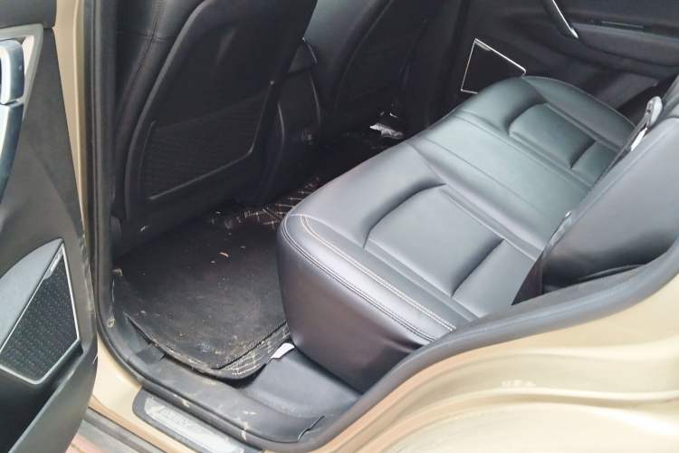 Used Geely Auto Emgrand X7 Sport 2016 2.0L Manual ZhiShang Version
