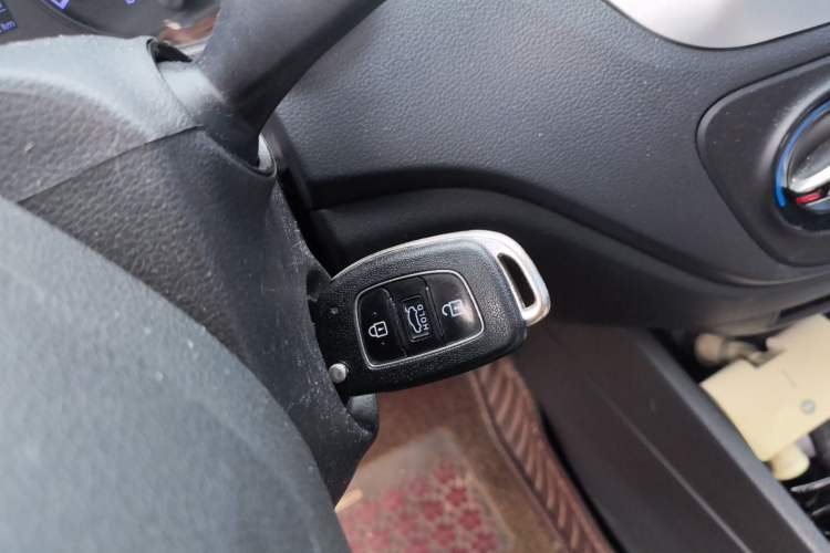 Used Hyundai Verna (older generation) 2017 1.4L Manual Huancai Edition China V Standard
