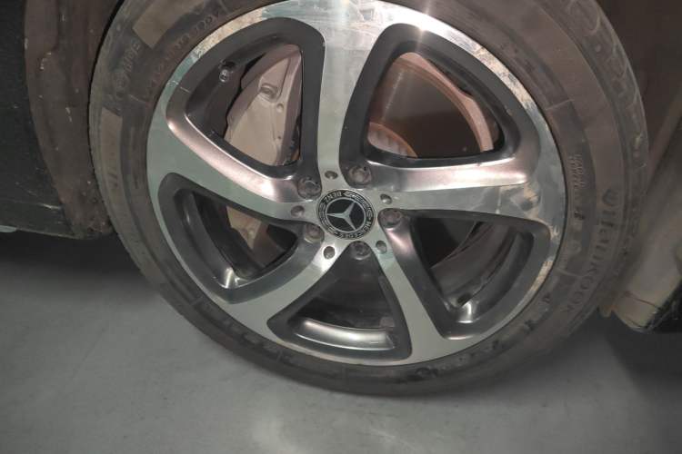 Used Mercedes-Benz E-Class 2017 E 300 L Sporty and Stylish Model