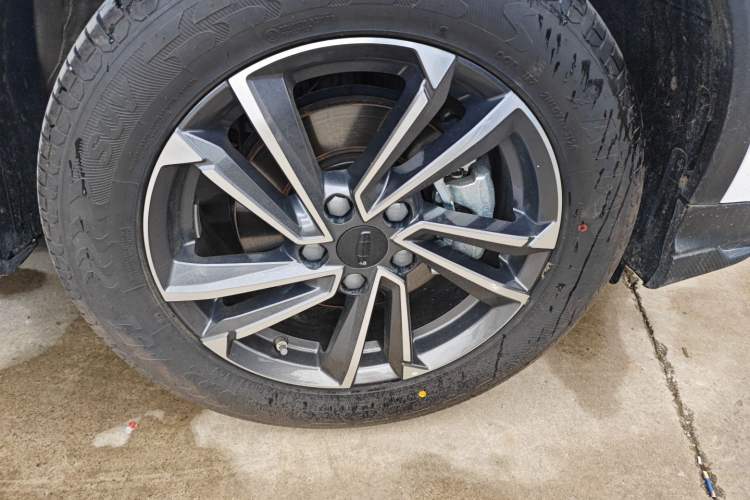 Used Geely Auto Coolray 2023 1.5T DCT Platinum Edition
