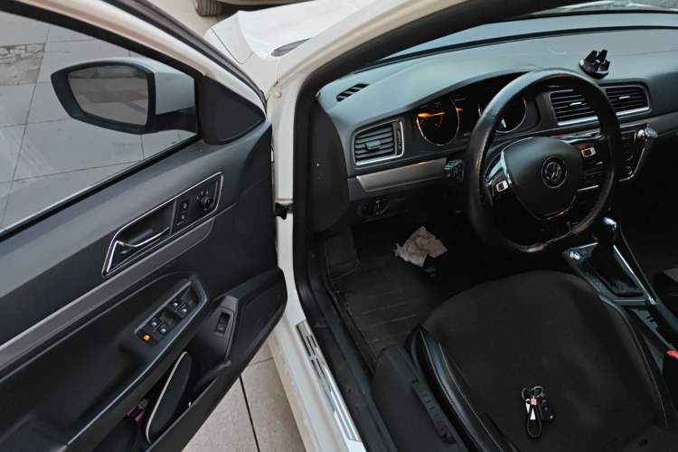 Used Volkswagen Lavida 2017 1.6L Automatic Comfort Edition