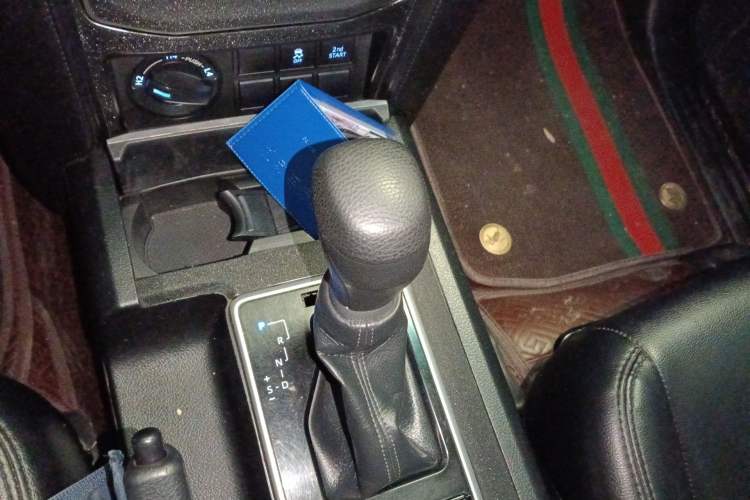 Used Toyota Prado 2018 3.5L Automatic SX Gear Lever