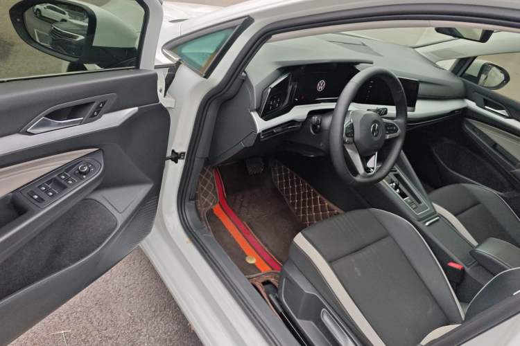 Used Volkswagen Golf 2023 Facelift 280TSI DSG Pro Driver Seat